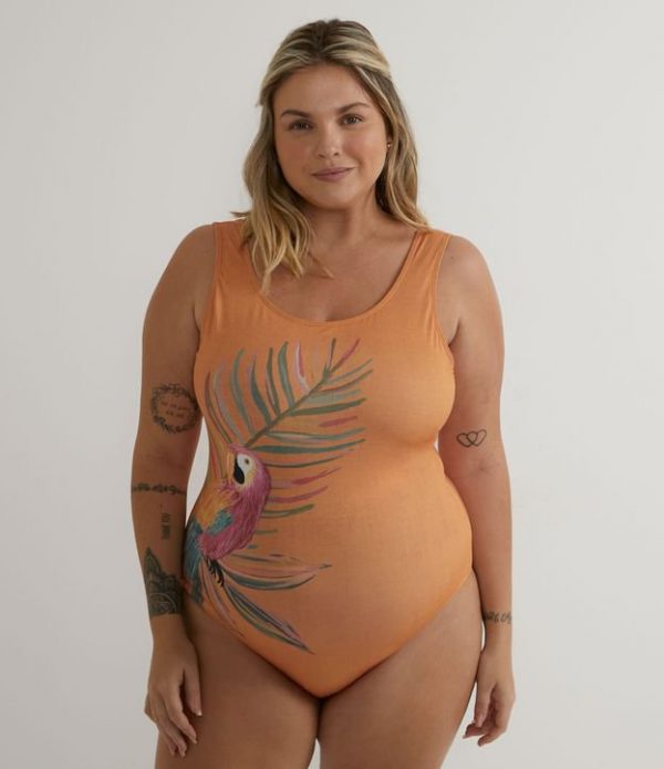 Maiô em Poliamida com Estampa de Arara e Palmeira Curve & Plus Size